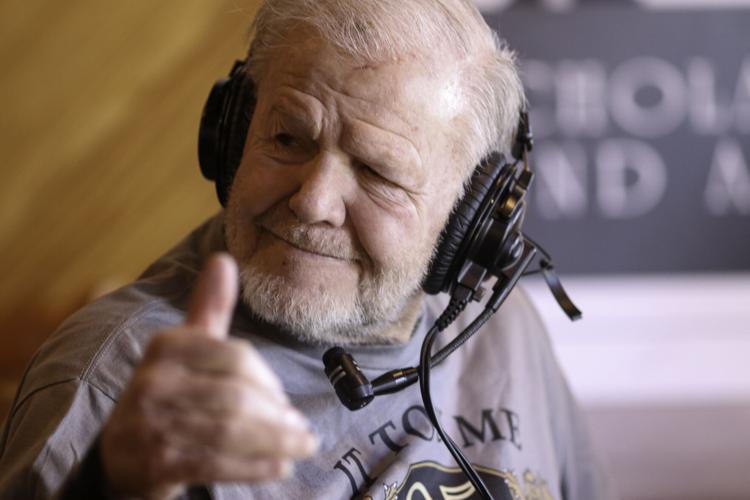 Denny Crum thumbs up