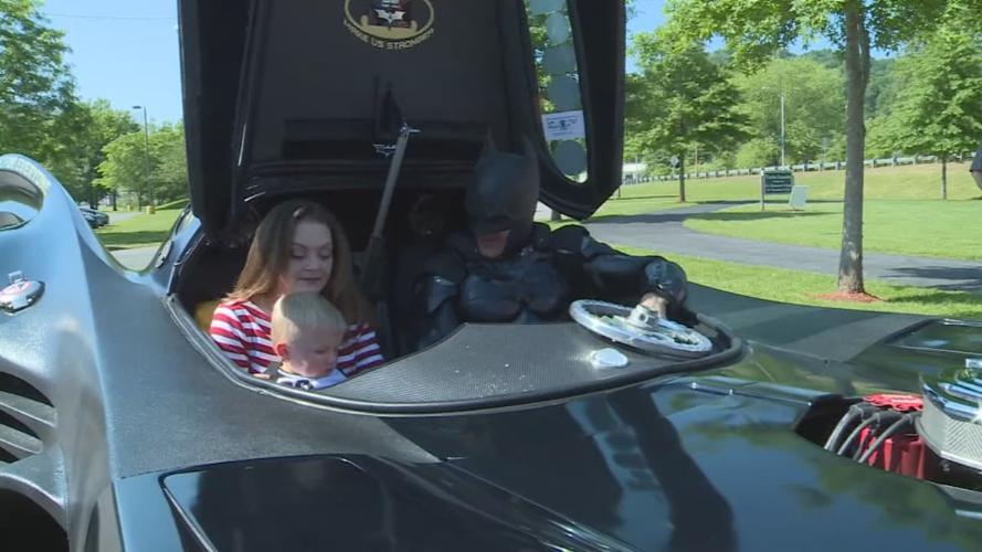 SUPERHERO WELCOMES KY TODDLER - KENNETH HOWARD - 5-19-19 - CNN (3).jpg