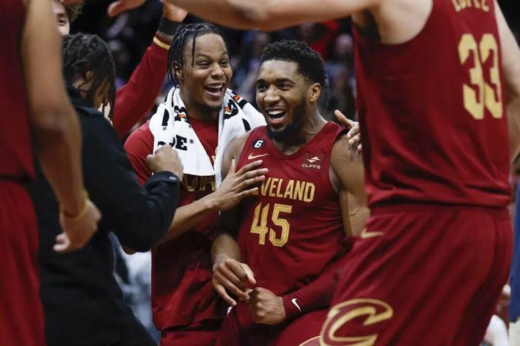 CAVS - DONOVAN MITCHELL 71 POINTS - AP 1-2-2022 1.jpg