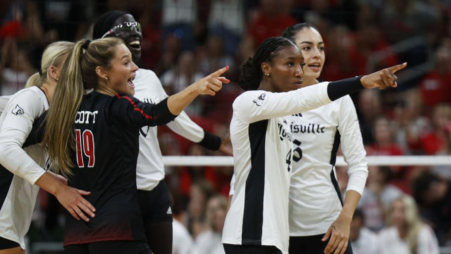 Louisville volleyball-12.jpg