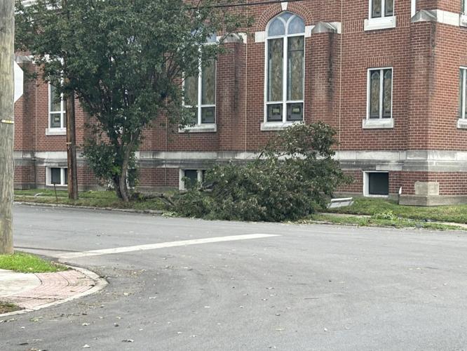 EF1 west Louisville tornado 2.jpg