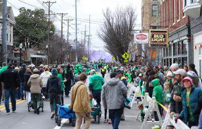 Parade moves down Baxter Avenue.JPG