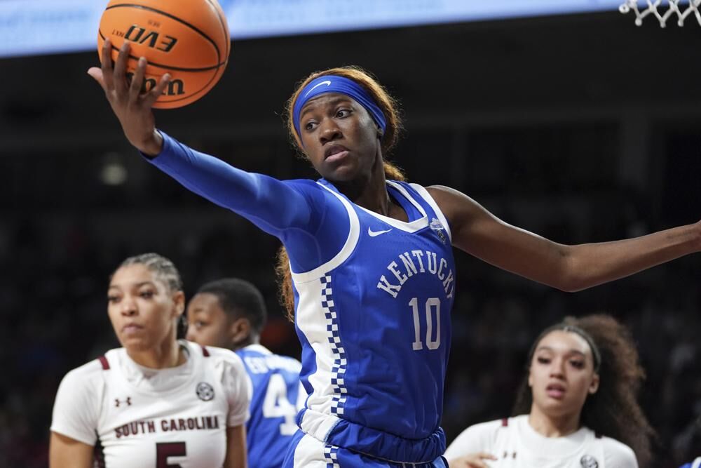 WNBA Atlanta Dream guard Rhyne Howard joins the Gators women's basketball  coaching staff : r/FloridaGators