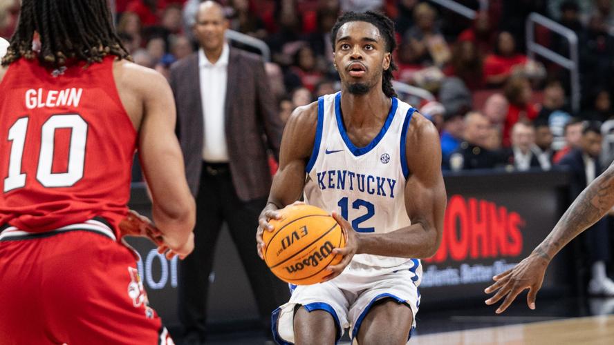 Antonio Reeves shoots.jpg