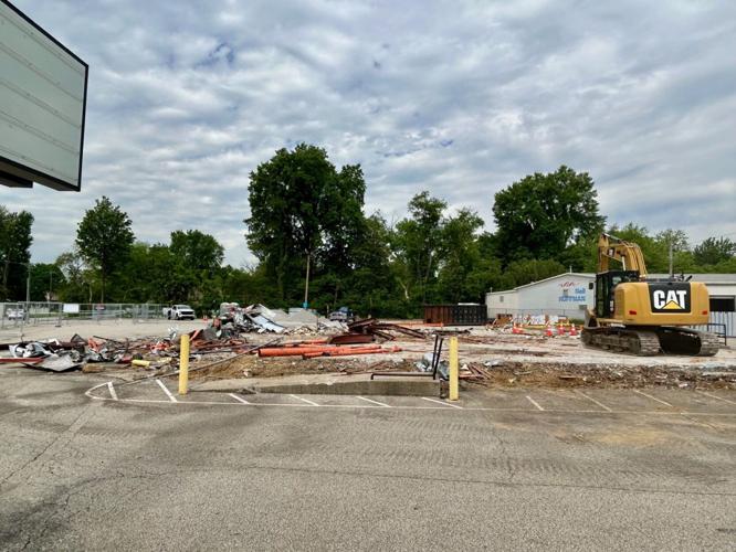 Construction on Dixie Highway Hooters - May 7, 2025.jpg
