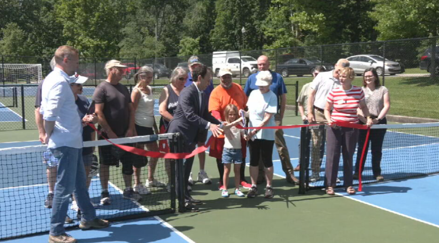 Iroquois Park pickleball court