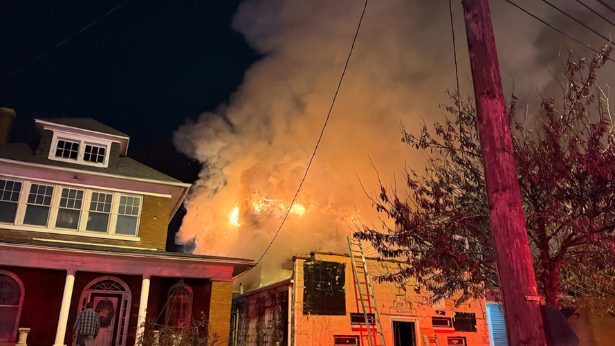 Vacant building on fire in west Louisville