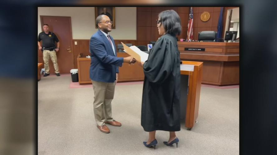 911 DISPATCHER HELPS DELIVER BABY