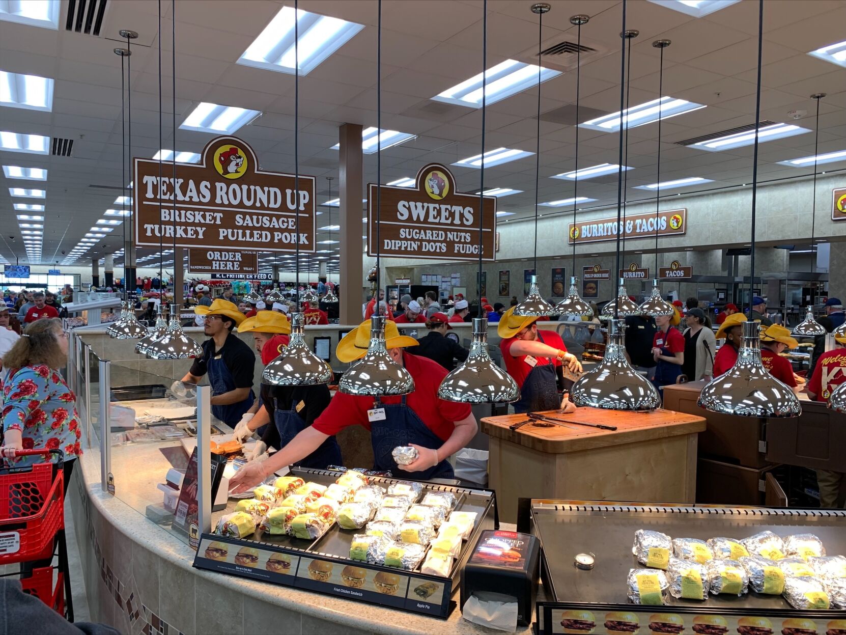 Buc-ee's Grand Opening In Richmond Draws Crowds To Kentucky's First ...