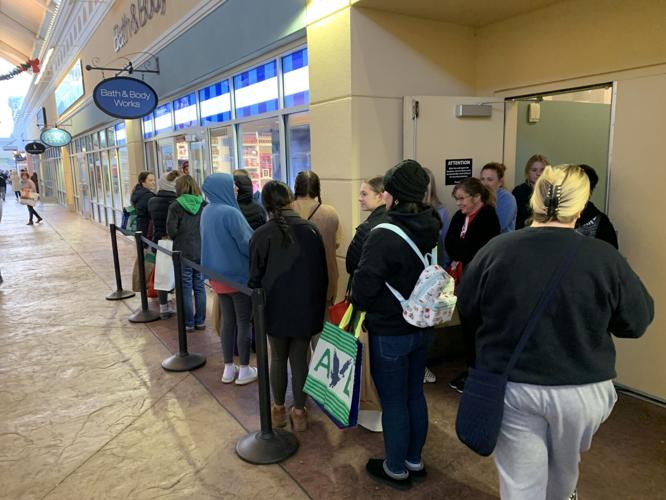 BLACK FRIDAY - OUTLET SHOPPES OF THE BLUEGRASS - 11-23-2023