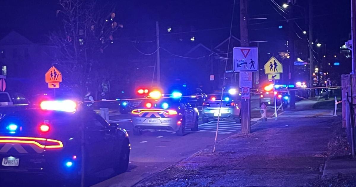 2 Louisville police officers shot in city's Smoketown neighborhood | Crime Reports | wdrb.com