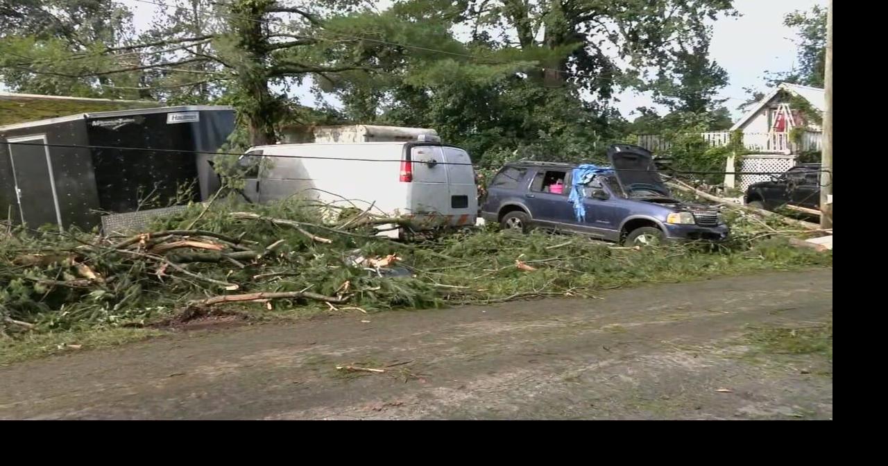 Keith Kaiser talks to Freetown family hit by overnight severe weather