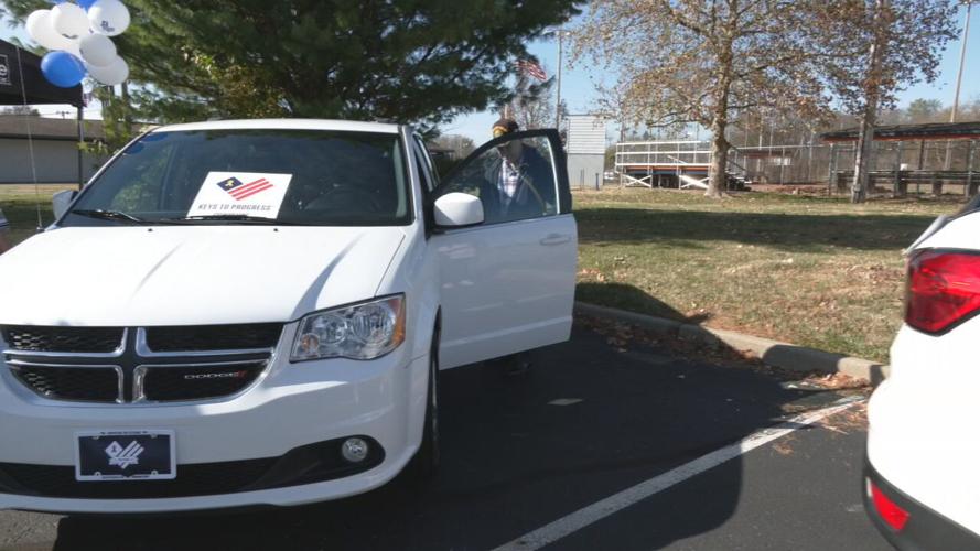 Kentucky veteran David Wiest gets new van.jpeg