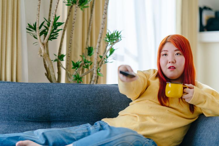 WATCHING TV - TELEVISION - COUCH POTATO- binge watch - streaming