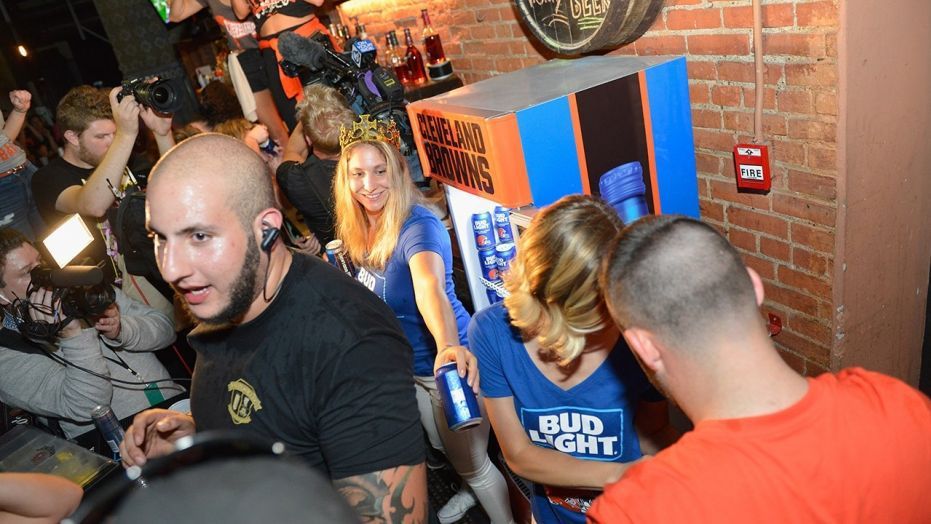 Bud Light promises Cleveland Browns fans free beer after first