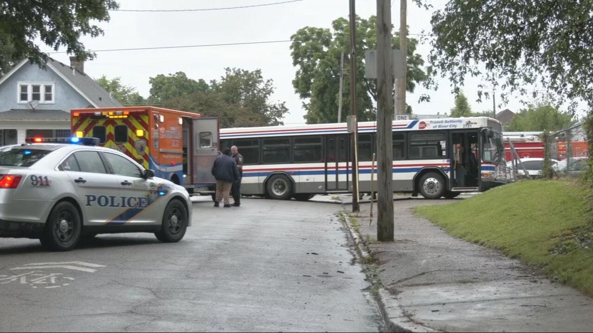 LMPD 1 Dead 2 Injured After Crash Involving TARC Bus News Wdrb