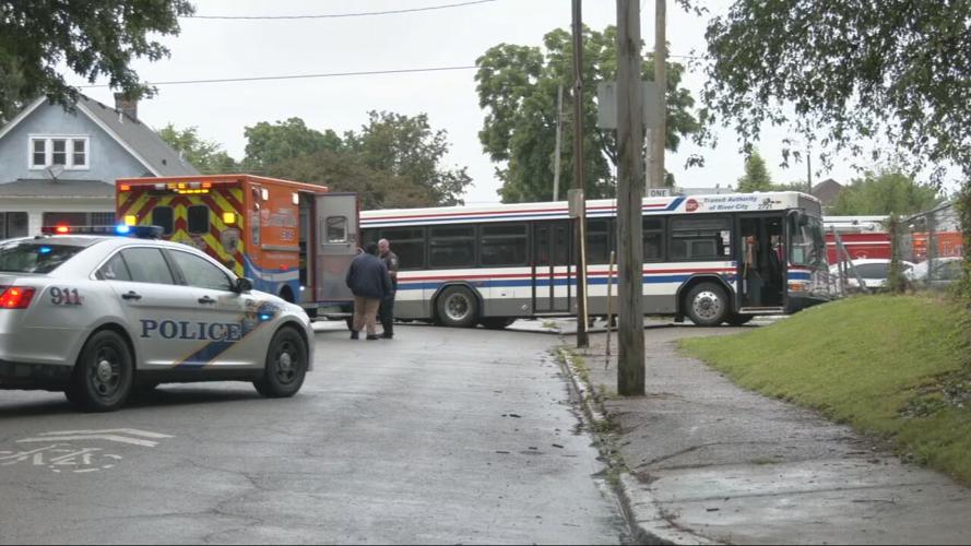 TARC bus crash at South 23rd and West Oak streets (6/8/21)