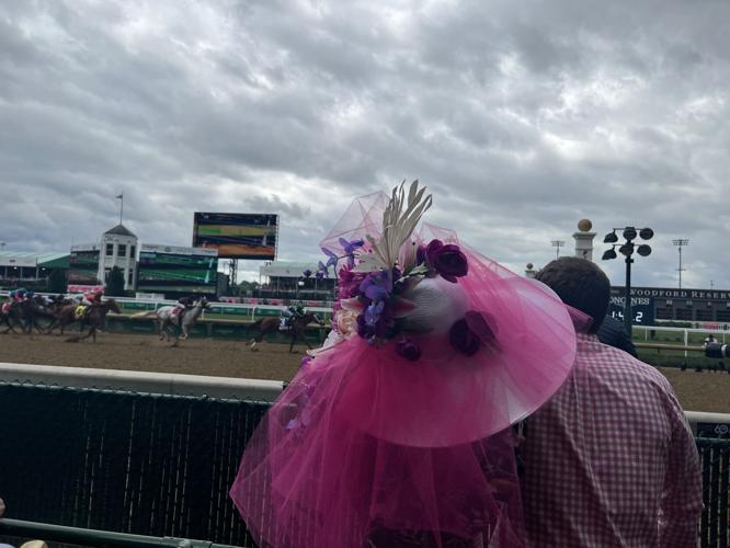 Kentucky Oaks Crowd
