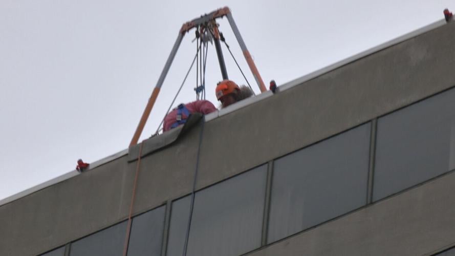 spina bifida rappelling event.jpeg