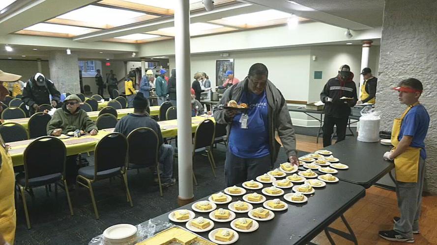 THANKSGIVING MEAL GIVEAWAYS