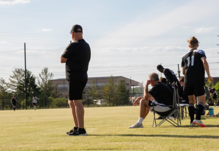 Lee Smith on sidelines