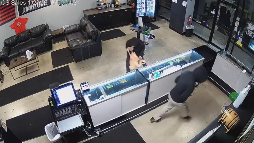 Louisville Vapor Shop break-in - 7.20.23 - image from video