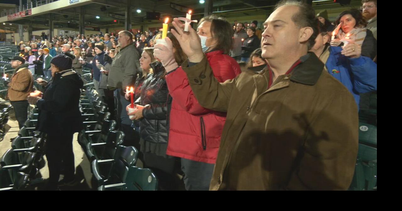 Candlelight vigil held for those killed in Bowling Green tornado News