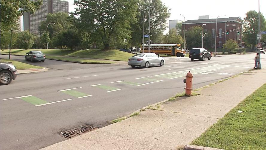 Intersection of South 9th Street and West Chestnut Street