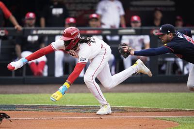 Reds Braves Baseball