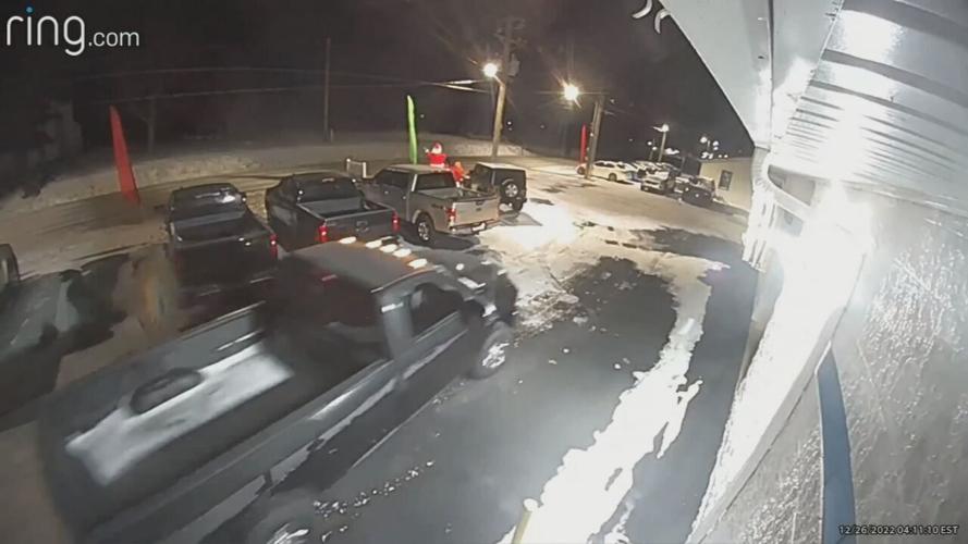 Vehicle being stolen off Shepherdsville car lot (2).jpeg