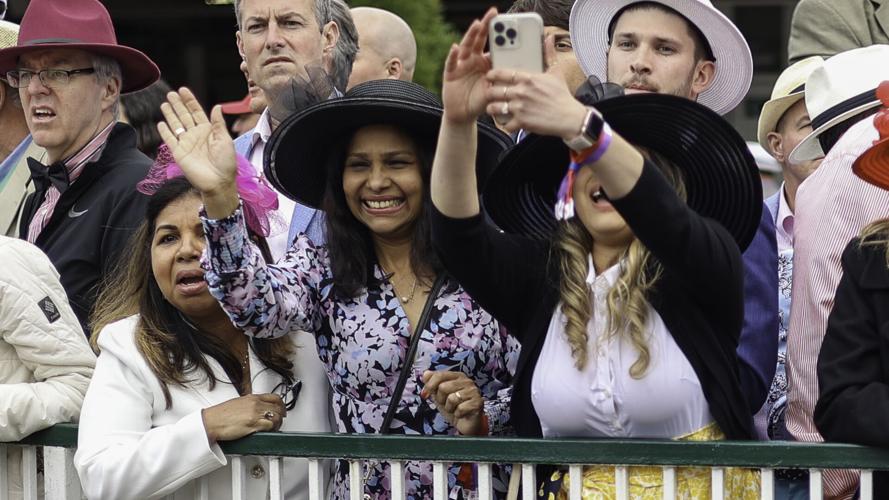 Kentucky Derby fans