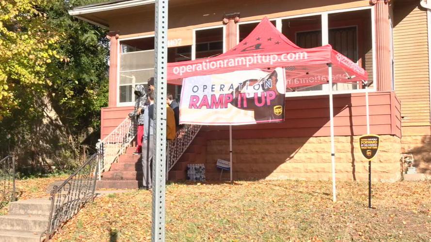UPS workers build ramp.jpeg