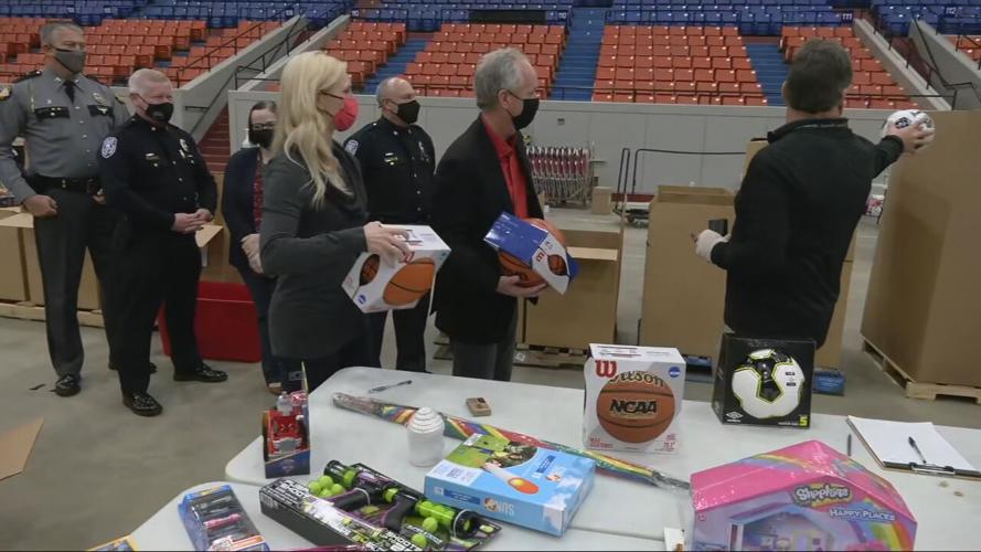 BESHEAR WESTERN KY TOY DRIVE  12-16-2021 (4).jpeg
