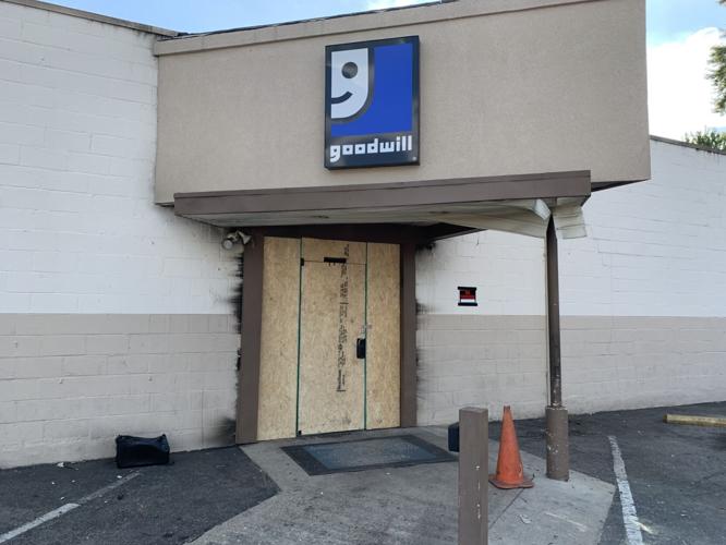 Boarded up Goodwill on Dixie Highway