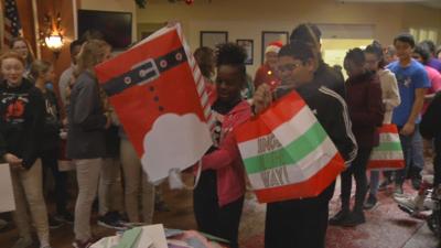 JCPS STUDENTS DELIVER CHRISTMAS CARDS TO SENIOR CITIZENS (7).jpg