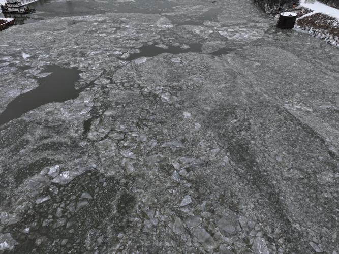 Ohio River Ice Buildup