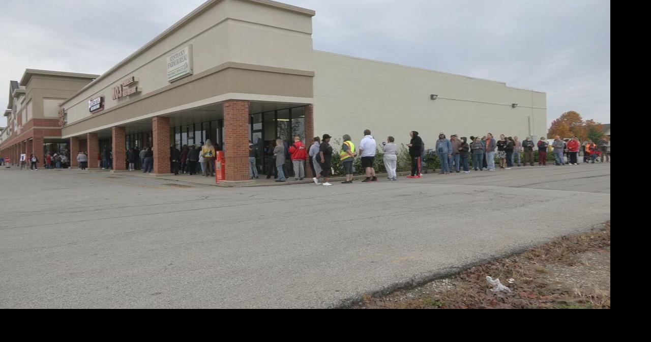 Hundreds line up for free Powerball ticket at Hillview Kroger as