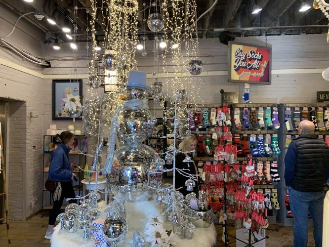 WORK THE METAL - HOLIDAY SHOPPING 11-22-2023  (3).JPG