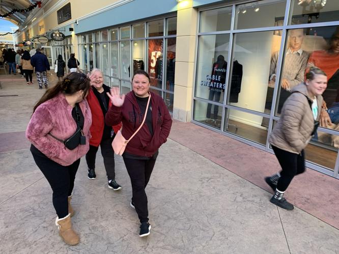 BLACK FRIDAY - OUTLET SHOPPES OF THE BLUEGRASS - 11-23-2023