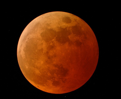 Look up! Partial Lunar Eclipse This Weekend