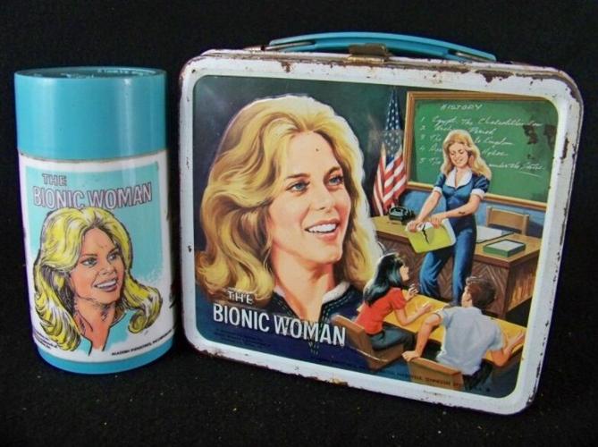 LUNCH BOX AUCTION - BIONIC WOMAN.jpg