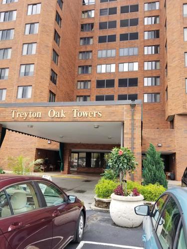 Treyton Oak Towers exterior