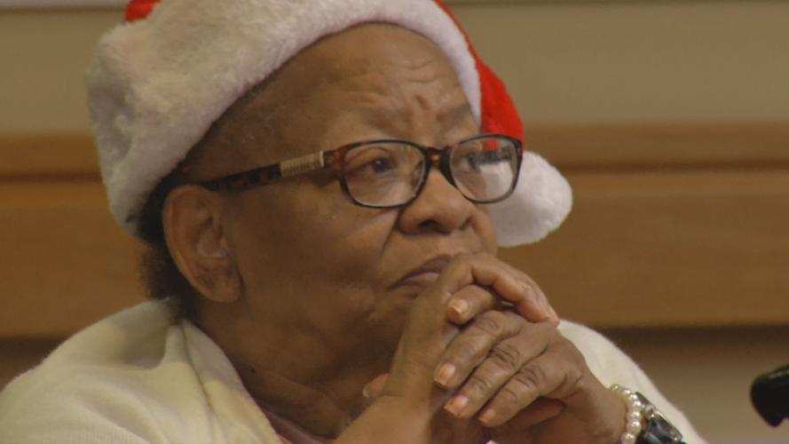 JCPS STUDENTS DELIVER CHRISTMAS CARDS TO SENIOR CITIZENS (18).jpg