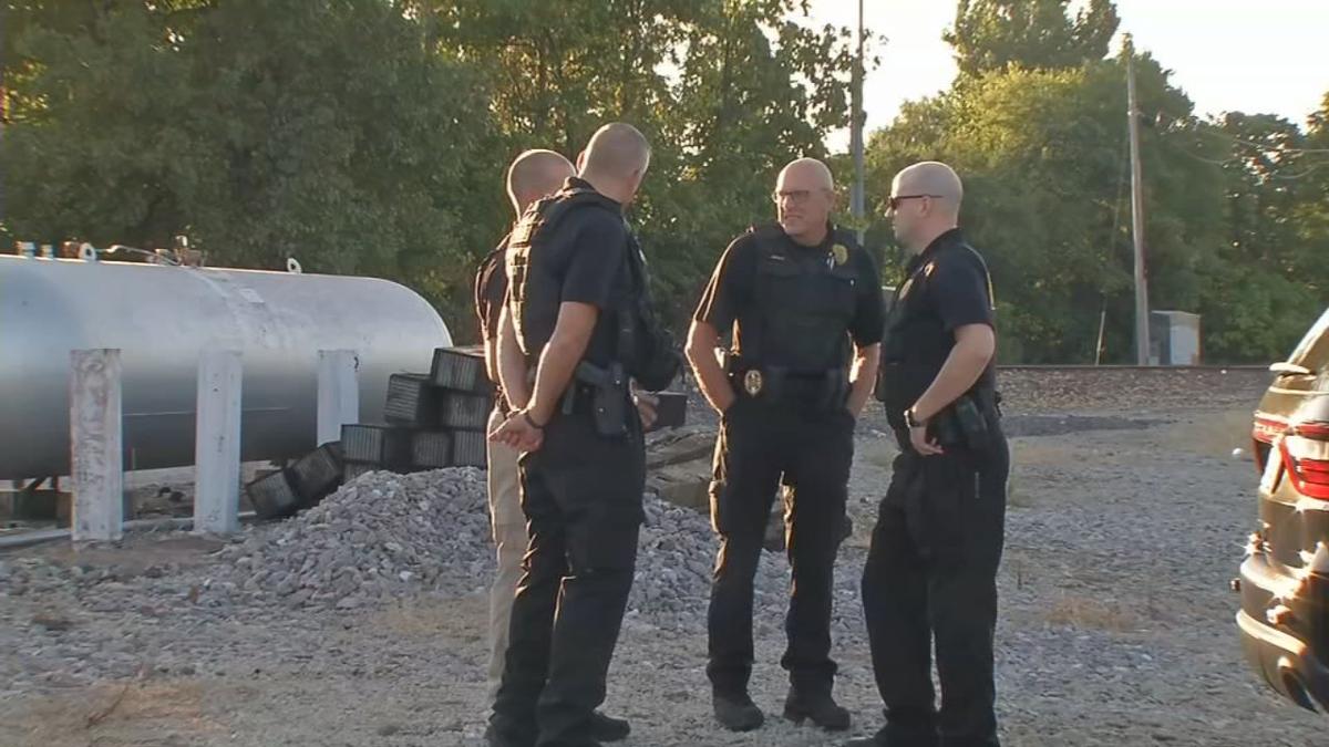 Railroad Officials In Louisville To Educate Residents About Train Safety News Wdrb Com Railroad Officials In Louisville To Educate Residents About Train Safety News Wdrb Com
