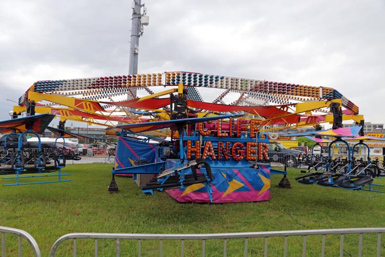 Crews set up booths along the Ohio River one day before Thunder Over Louisville 2023