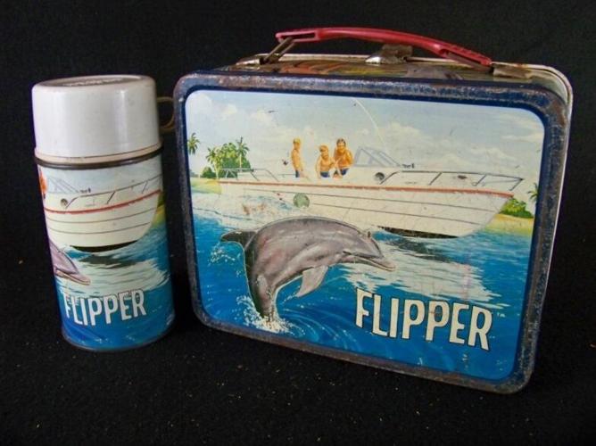 LUNCH BOX AUCTION - FLIPPER.jpg