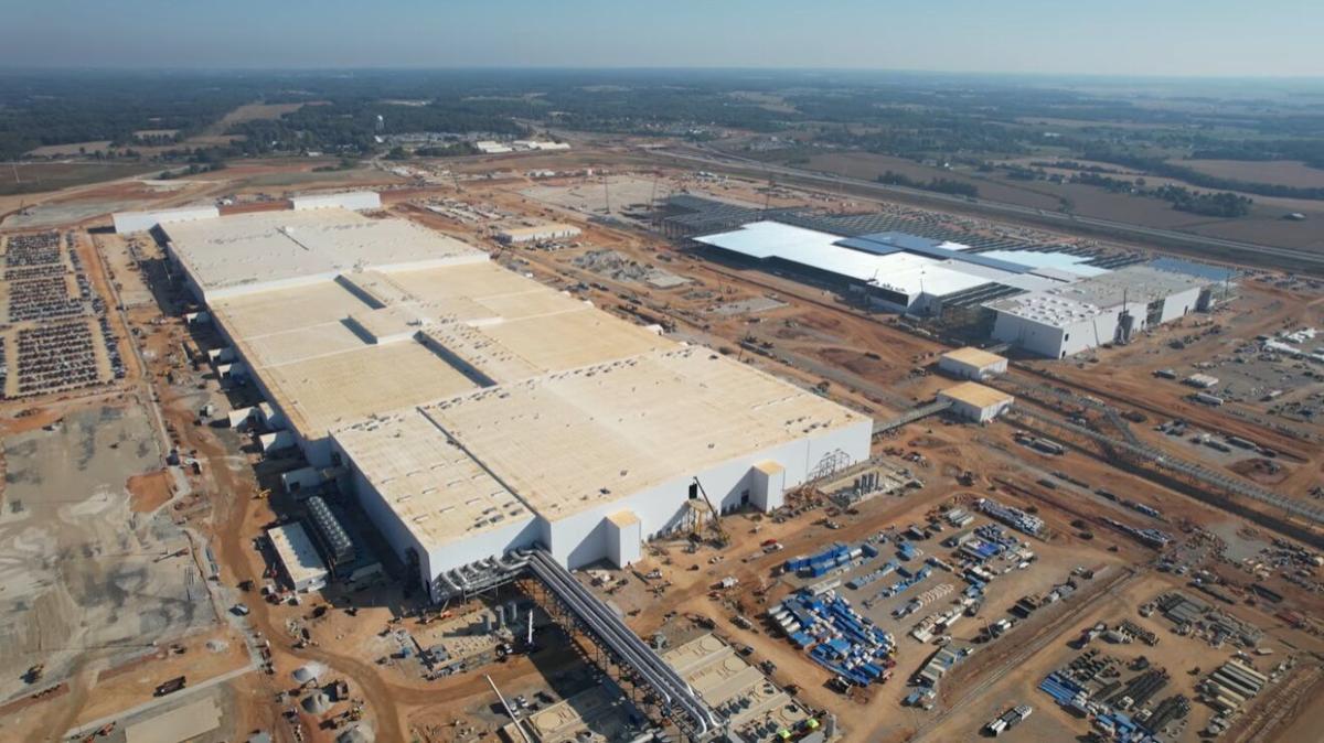 1st BlueOval SK battery plant in Glendale on track to start production