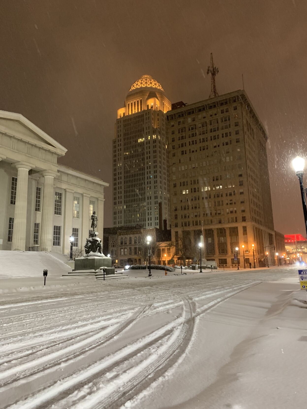 SNOW-Downtown Louisville-Metro Hall-2-15-21.jpg