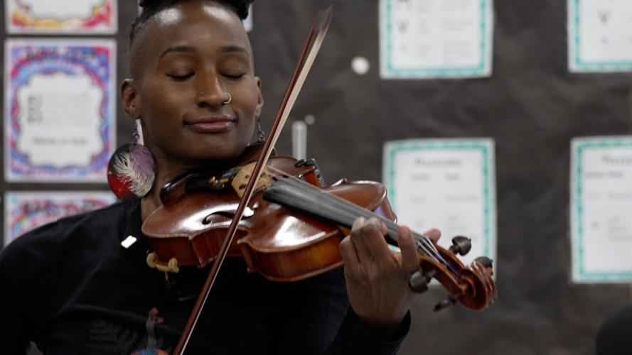 Grace James Violinist Visit 8.jpg