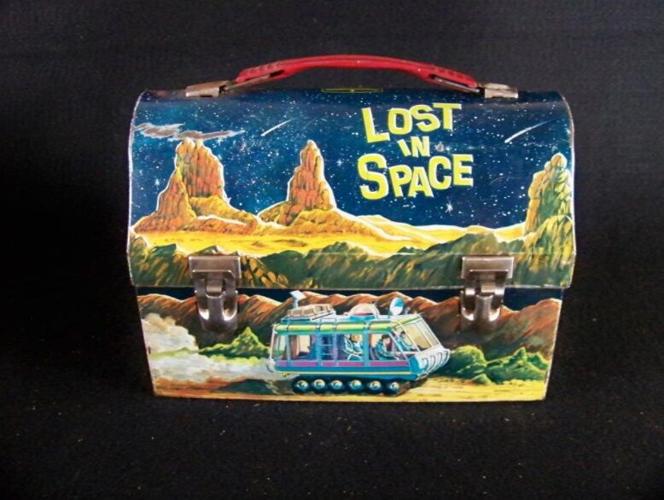 LUNCH BOX AUCTION - LOST IN SPACE.jpg